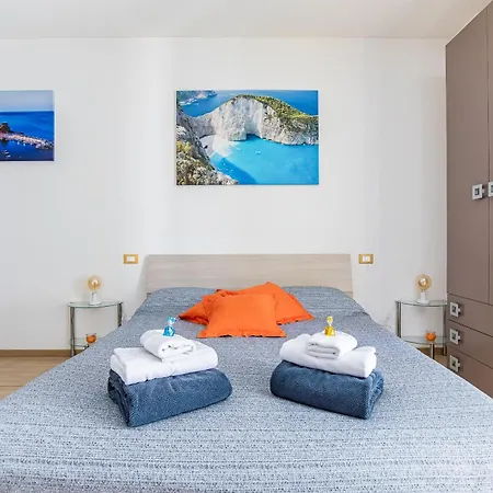 Orizzonte 5 Terre - Via Lunigiana 221 - Stazione Migliarina, Interno 18 * La Spezia